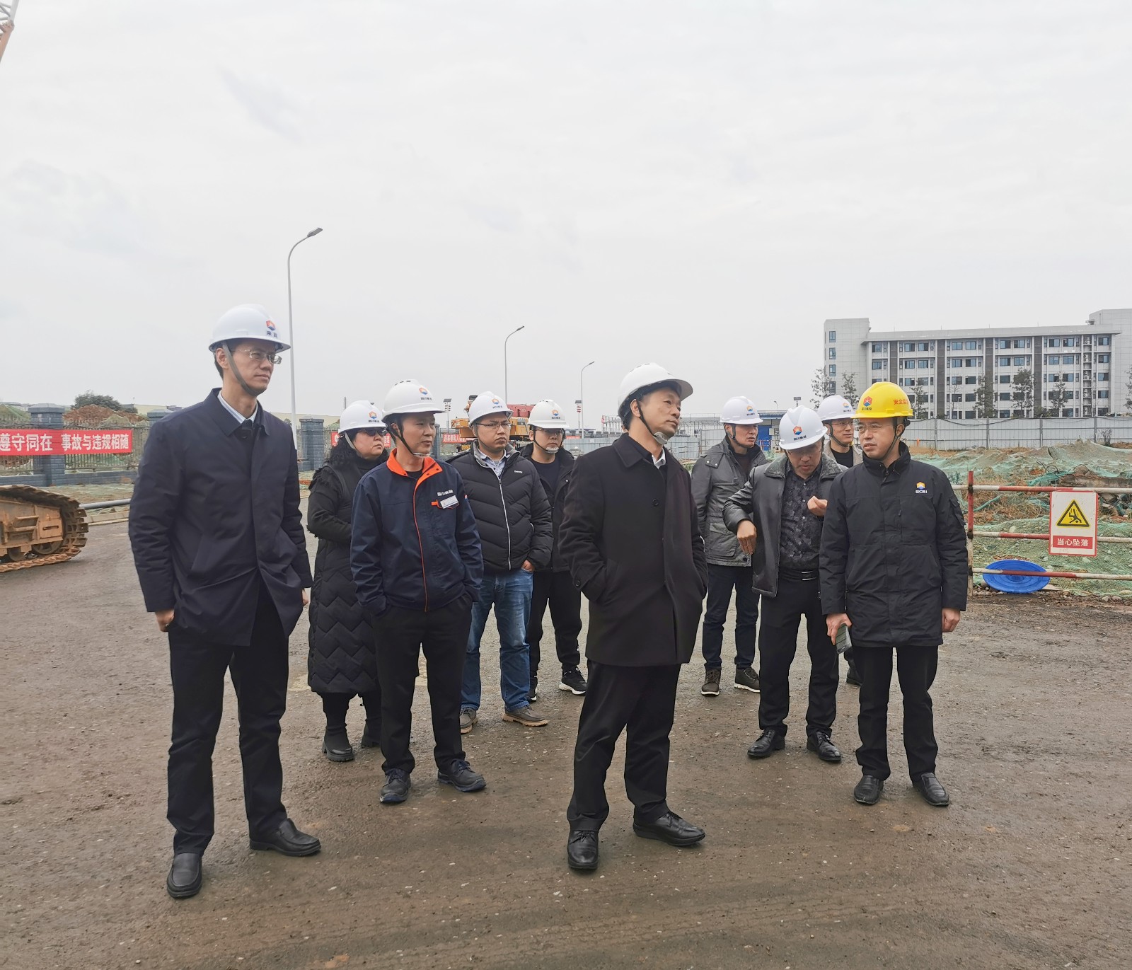 四川能投集团副总经理牟俊到年产5000吨 碳酸锂技改项目开展节前安全